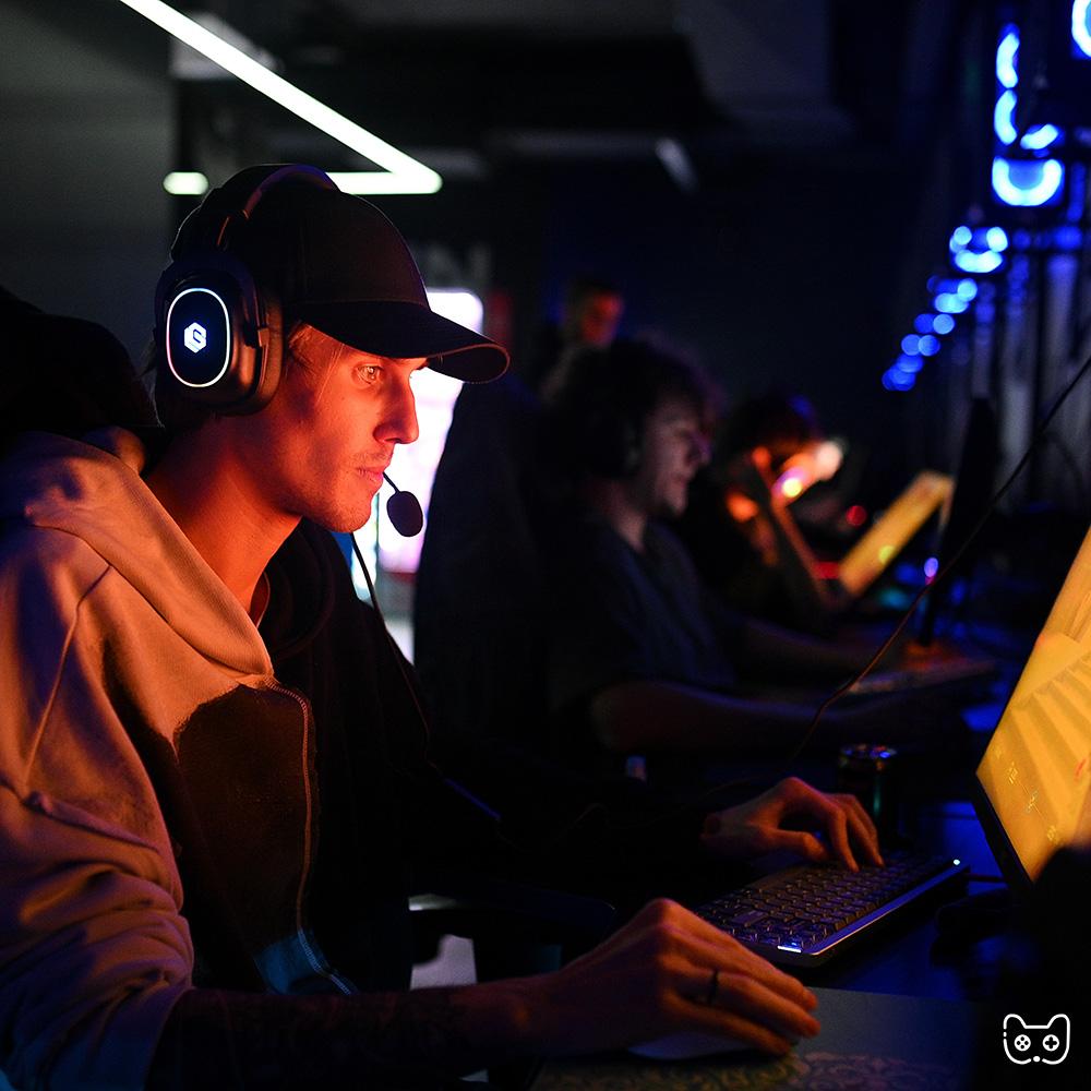 Напишите нам